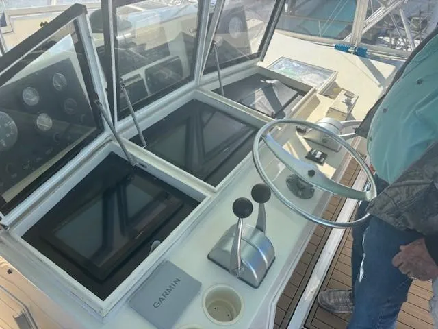 Dry-hydro Yacht Photos Pics 