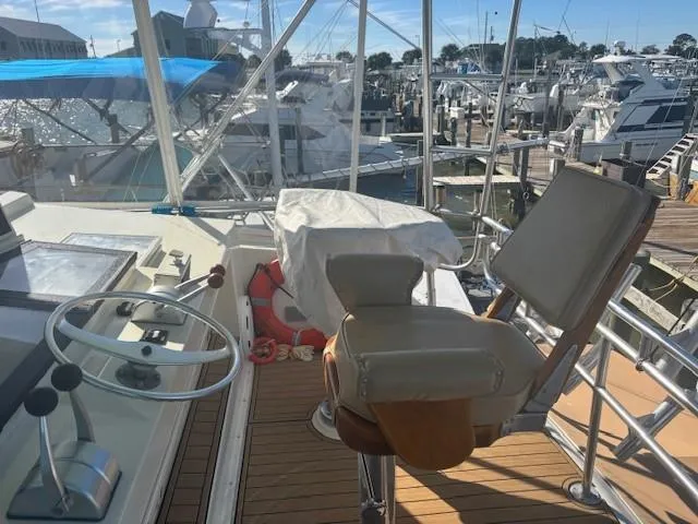 Dry-hydro Yacht Photos Pics 