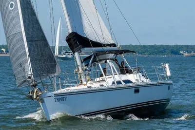 Hylas 46