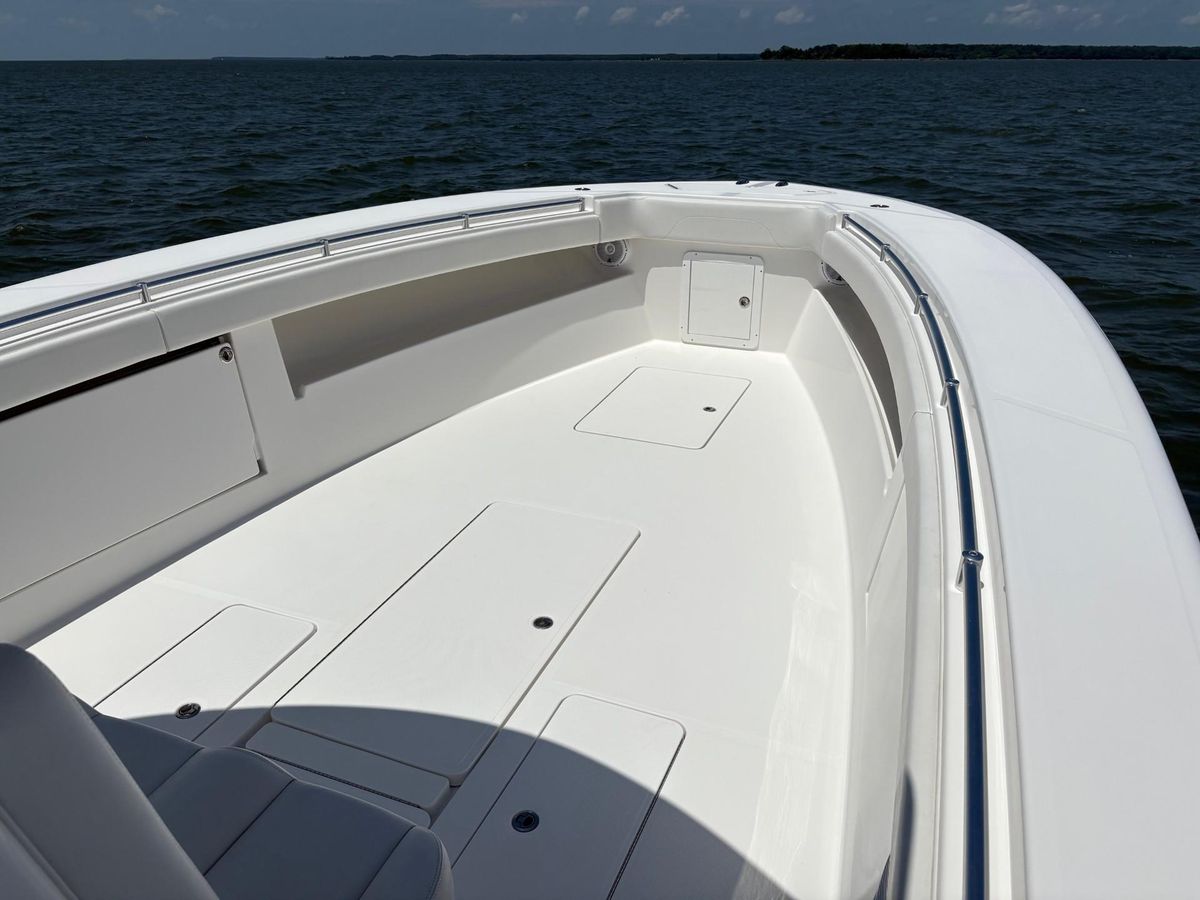 2016 Invincible 42 