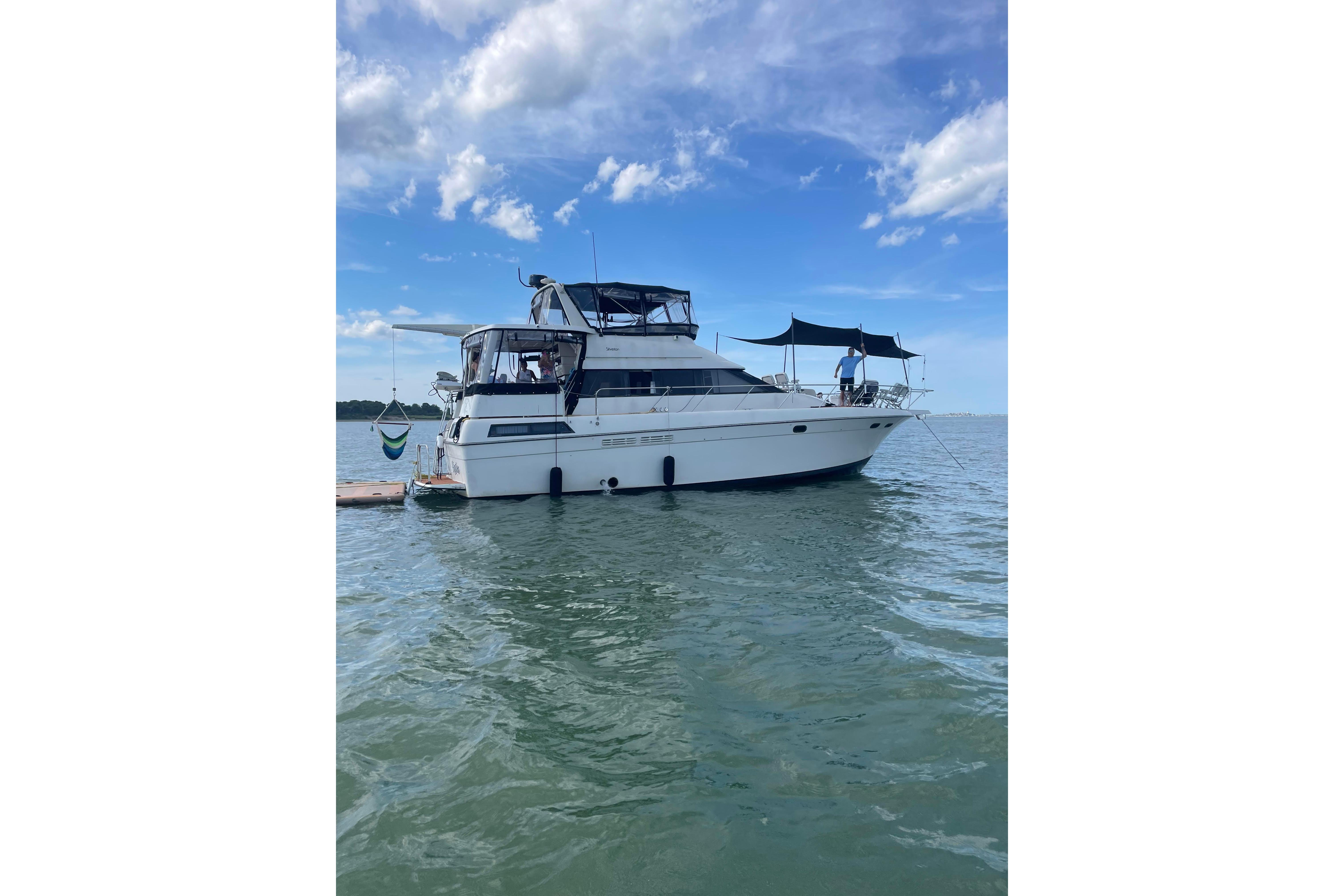 Silverton 46 Aft Cabin