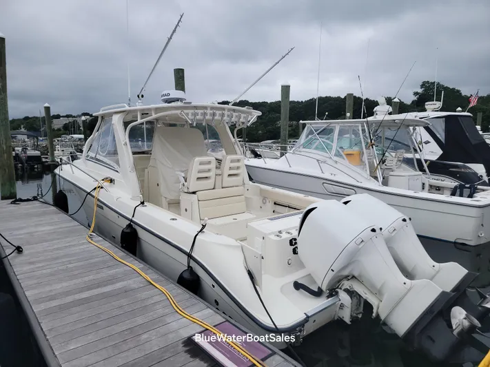  Yacht Photos Pics 2008 Hydra-Sports Vector 3500 VX boat docked at marina.