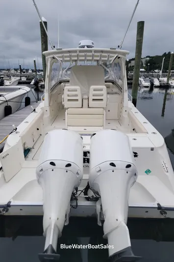 Yacht Photos Pics 2008 Hydra-Sports Vector 3500 VX boat with twin engines at a marina.