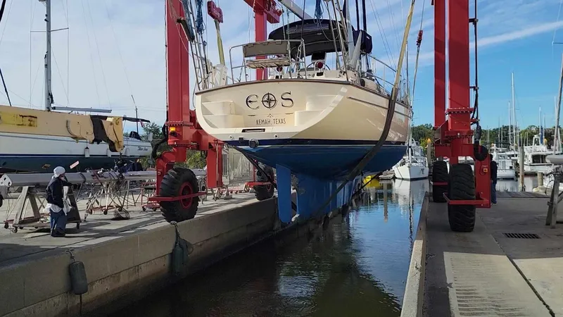 Eos Yacht Photos Pics Long keel with a skeg hung rudder.