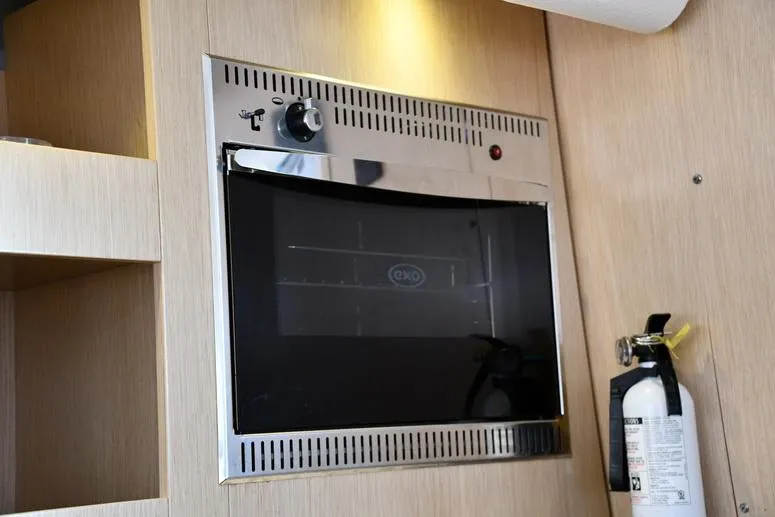 Lil Anna Yacht Photos Pics 