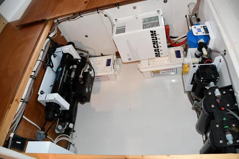 Lil Anna Yacht Photos Pics 