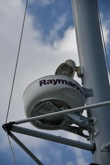 Lil Anna Yacht Photos Pics Radar equipment on a 2014 Fountaine Pajot Mahe 36 Evolution sailboat mast.