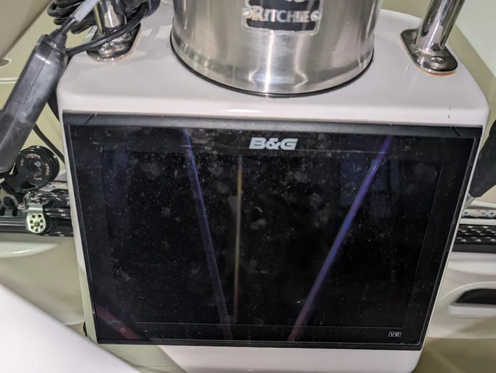 Navicula Yacht Photos Pics B&G navigation display on 2001 J Boats J/46 yacht.