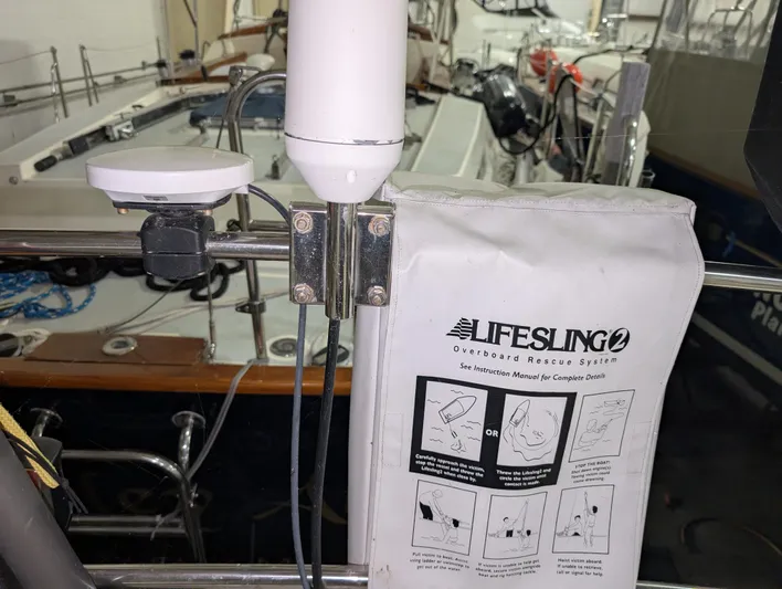 Navicula Yacht Photos Pics Lifesling rescue system on 2001 J Boats J/46 yacht, featuring safety equipment and deck view.