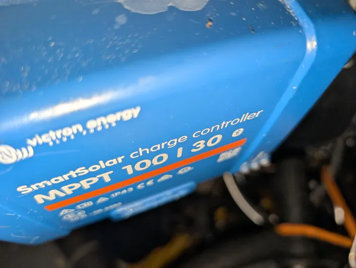 Navicula Yacht Photos Pics Victron Energy SmartSolar charge controller on 2001 J Boats J/46, model MPPT 100/30.