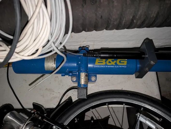 Navicula Yacht Photos Pics B&G marine electronics on a 2001 J Boats J/46 sailboat, featuring cables and equipment.