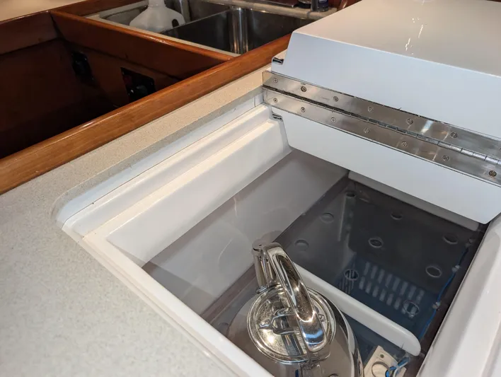 Navicula Yacht Photos Pics 