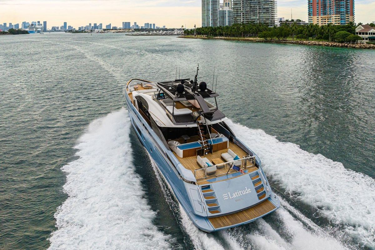 2022 Azimut 94 