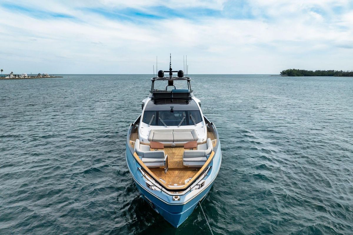 2022 Azimut 94 