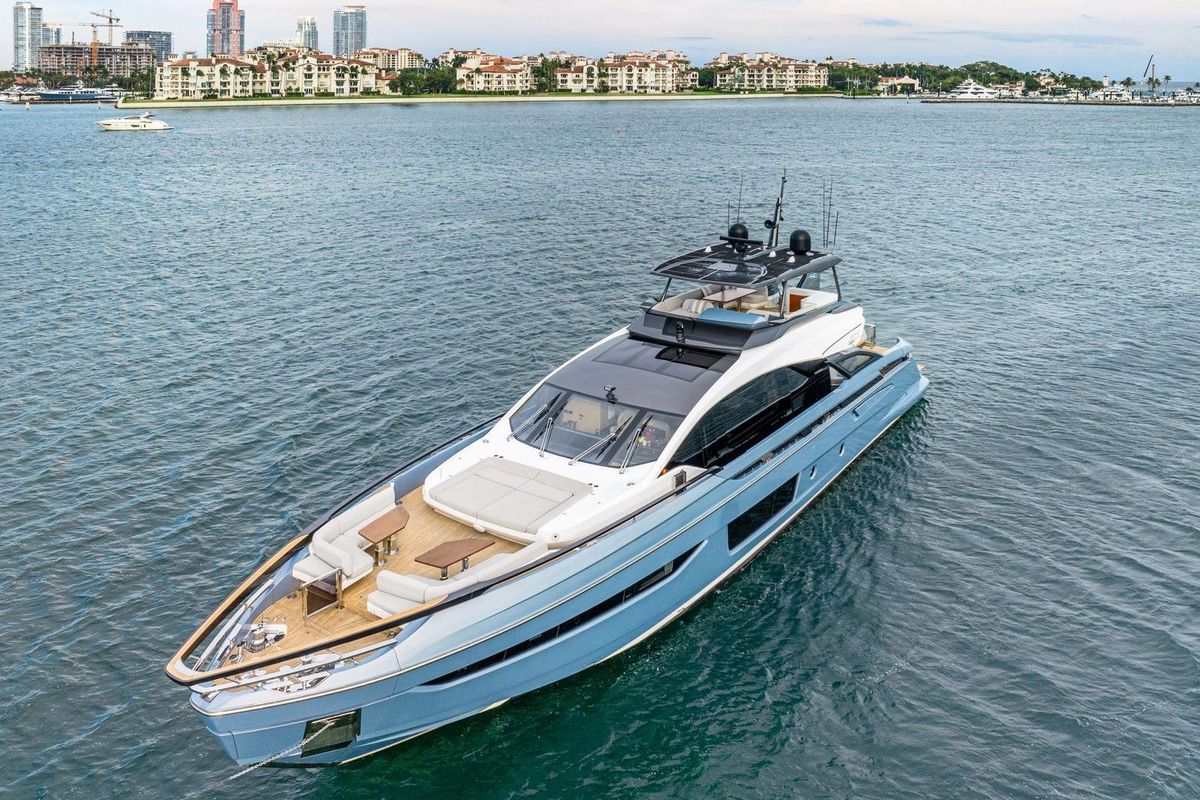 2022 Azimut 94 