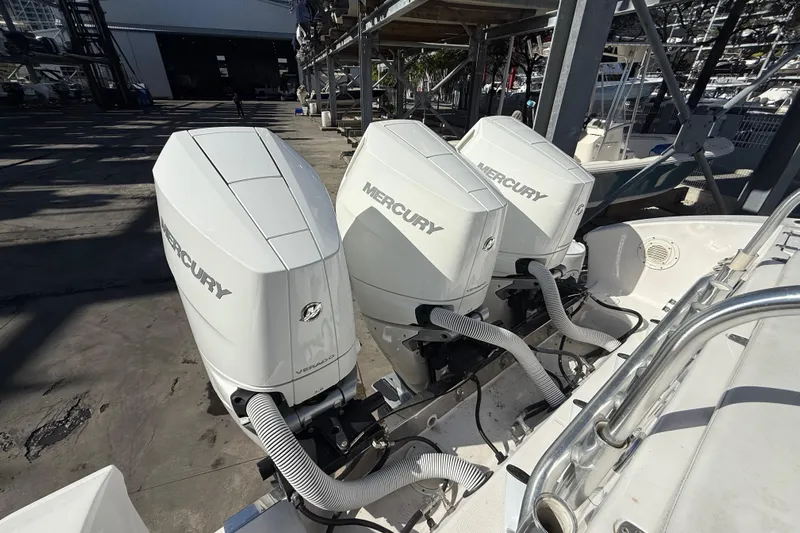  Yacht Photos Pics 2017 Fountain 38 Sportfish Cruiser with triple Mercury outboard engines.