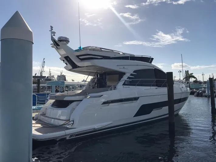 2021 Fairline Squadron 53 Yacht Photos Pics 