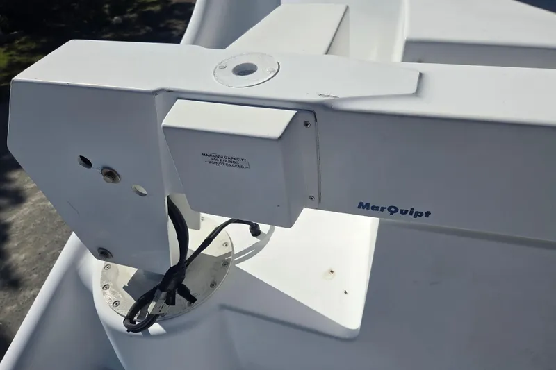 Pier Pressure Yacht Photos Pics MarQuipt equipment on 2000 Carver 450 Voyager Pilothouse boat, close-up view.