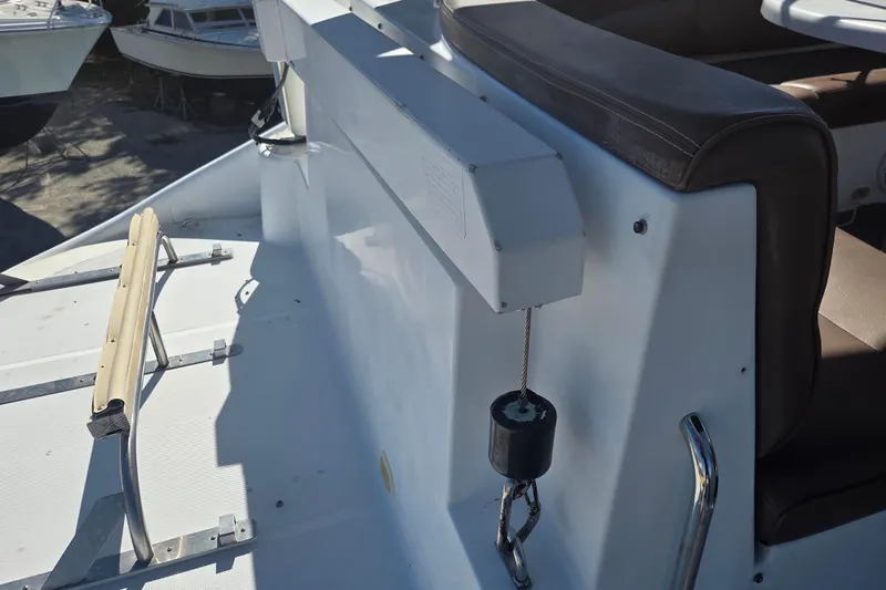 Pier Pressure Yacht Photos Pics 2000 Carver 450 Voyager Pilothouse deck with seating and railing details.