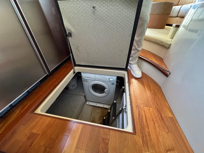 Current Affair Yacht Photos Pics 