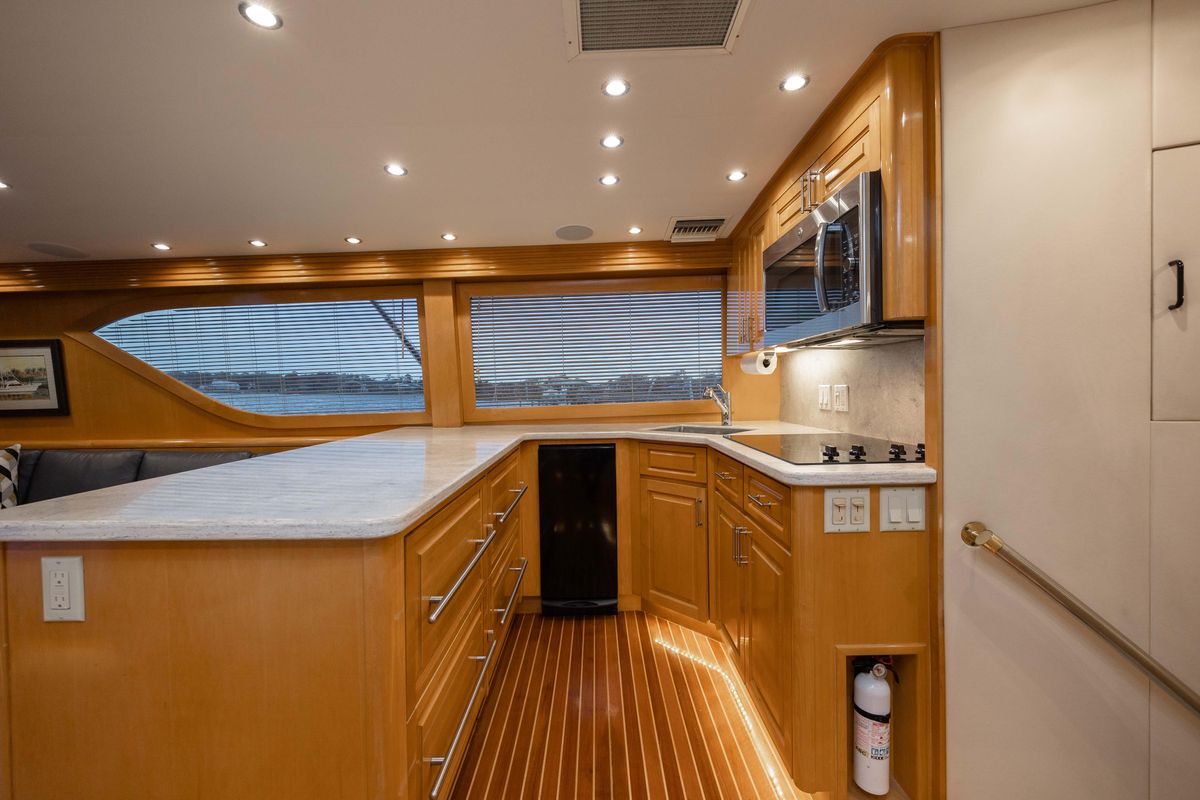 2000 Hatteras 60 