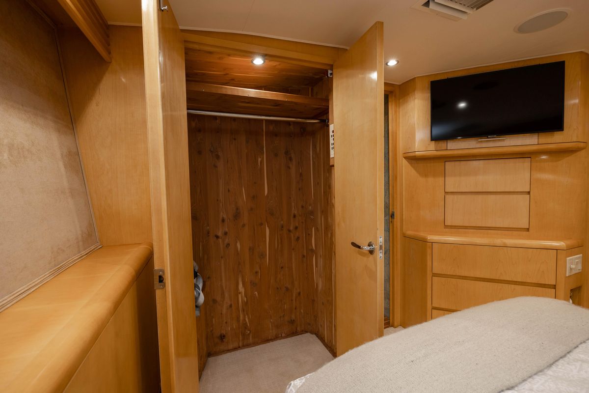 2000 Hatteras 60 
