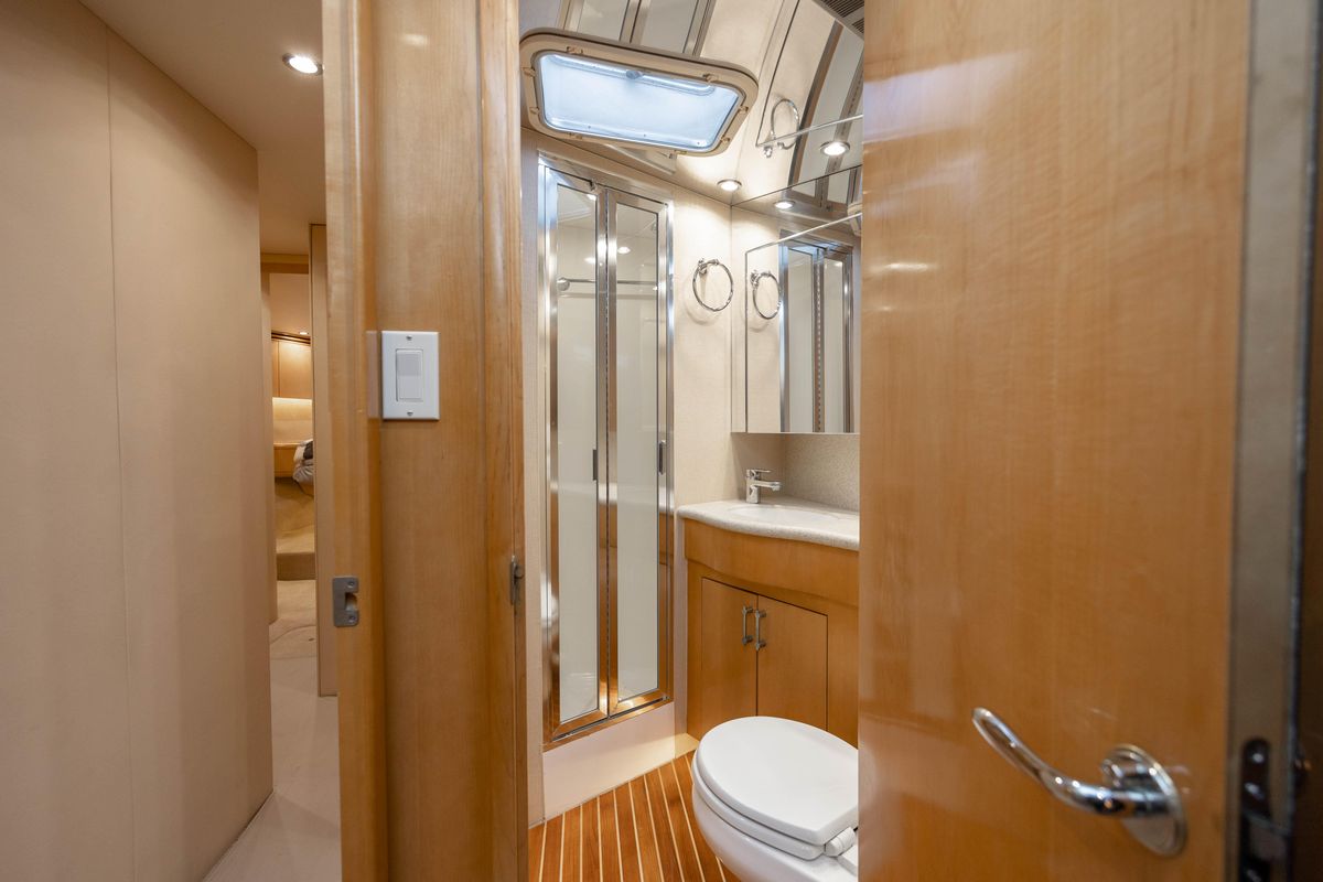2000 Hatteras 60 