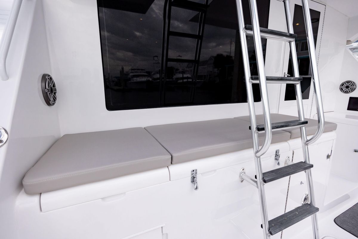 2000 Hatteras 60 