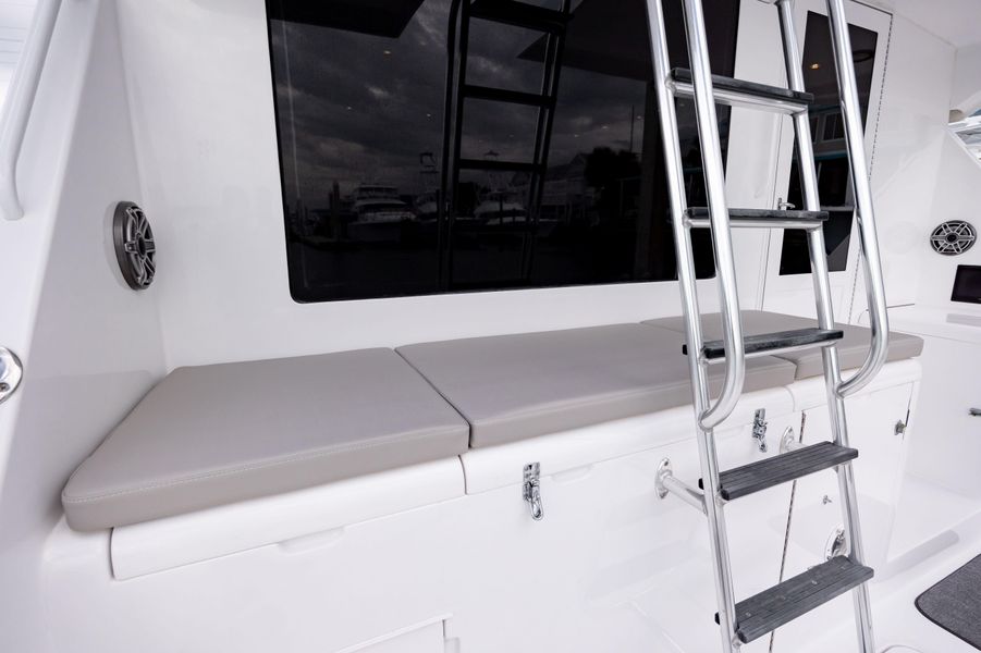 2000 Hatteras 60 Convertible