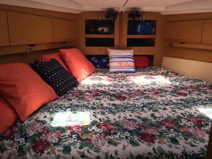 Hold Fast Yacht Photos Pics 