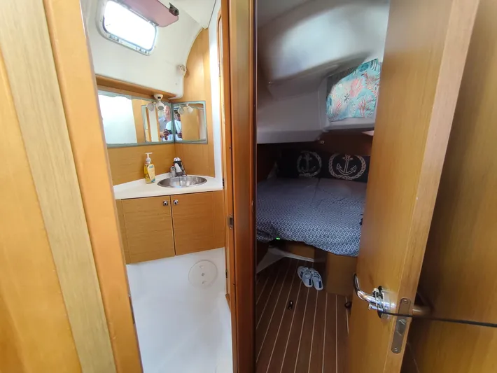 Hold Fast Yacht Photos Pics 