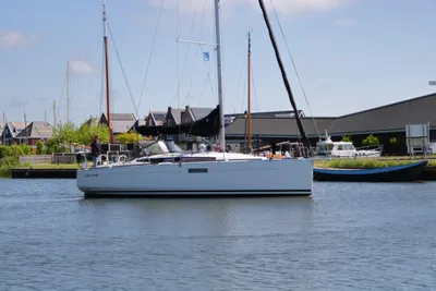 2018 Jeanneau Sun Odyssey 349
