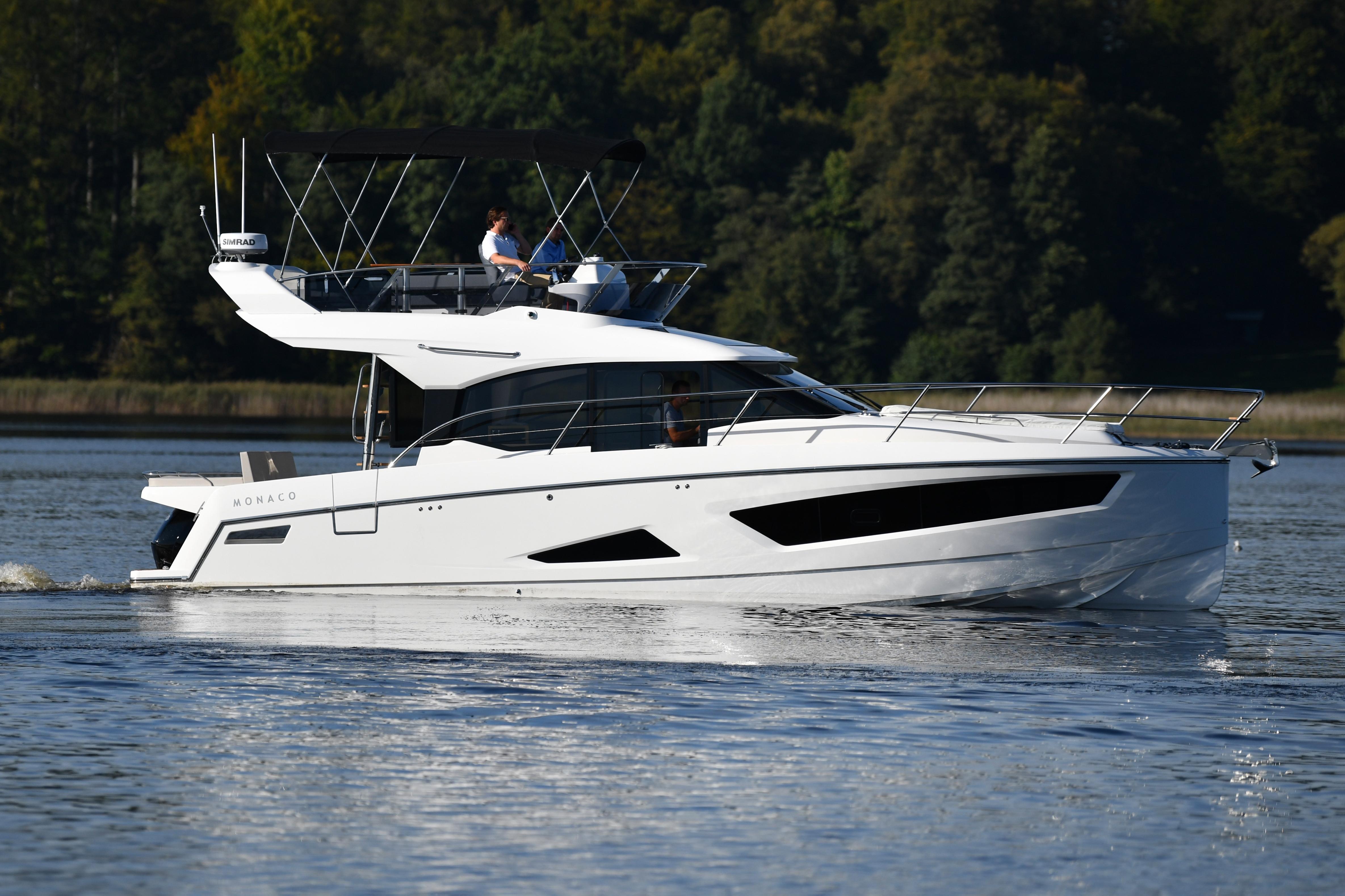 2024 Parker Monaco Fly Flybridge Boot Kaufen YachtWorld