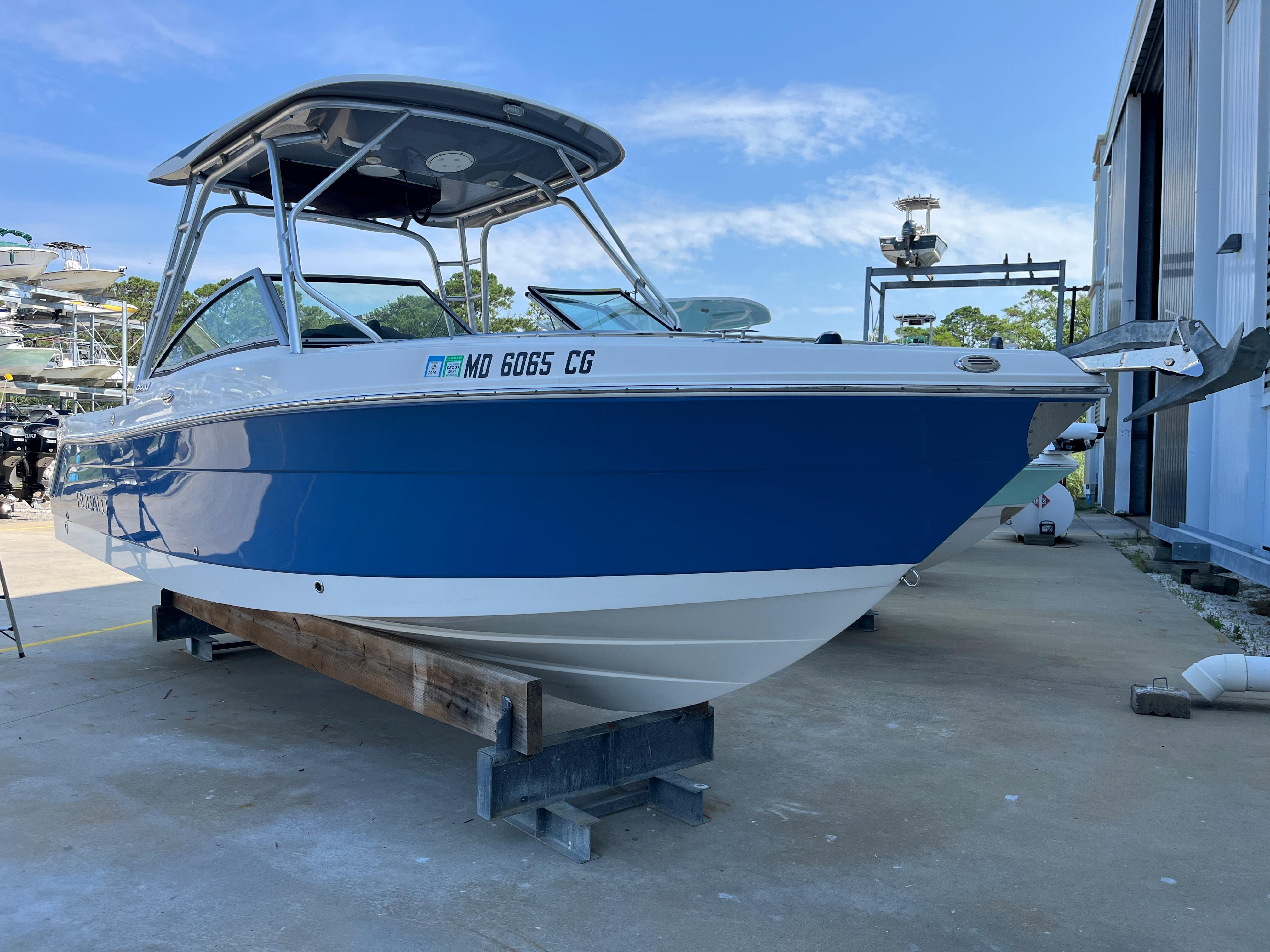 2014 Robalo R247 Dual Console Dual Console for sale YachtWorld