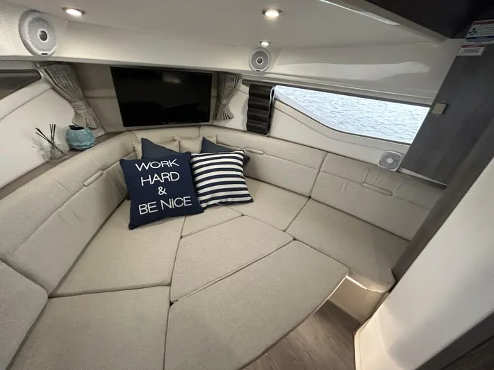 Moor To Sea Yacht Photos Pics 2021 320 Sundancer - Moor To Sea