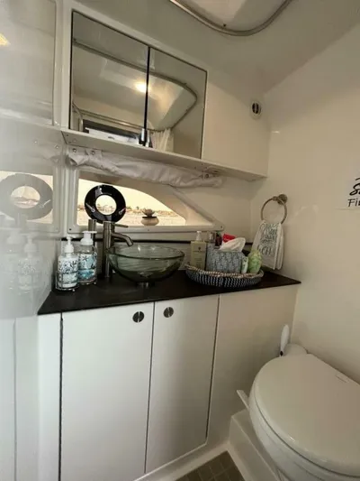 Moor To Sea Yacht Photos Pics 2021 320 Sundancer - Moor To Sea - Head