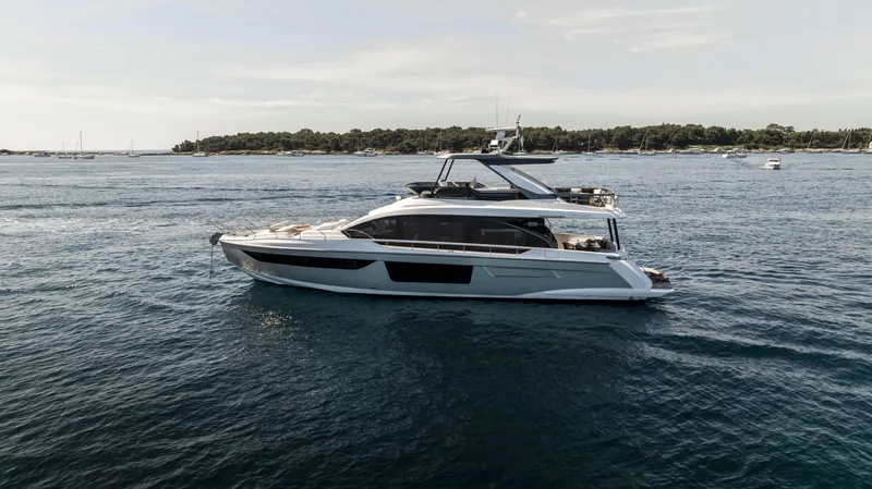  Yacht Photos Pics Azimut 68 Flybridge