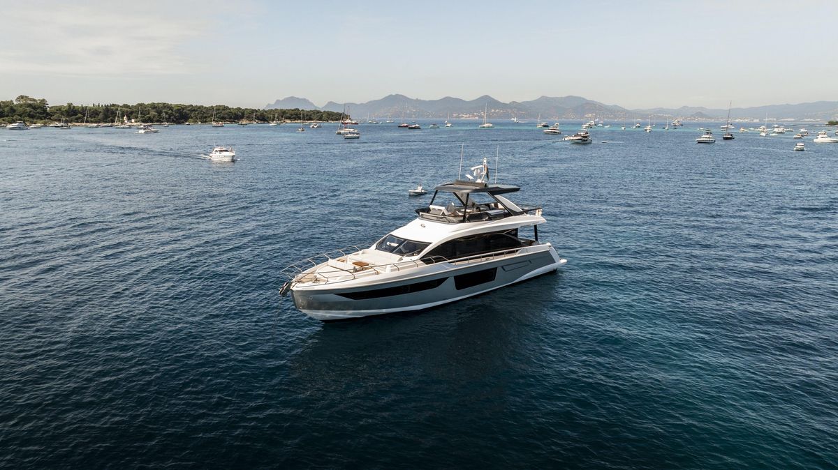 2023 Azimut 68 