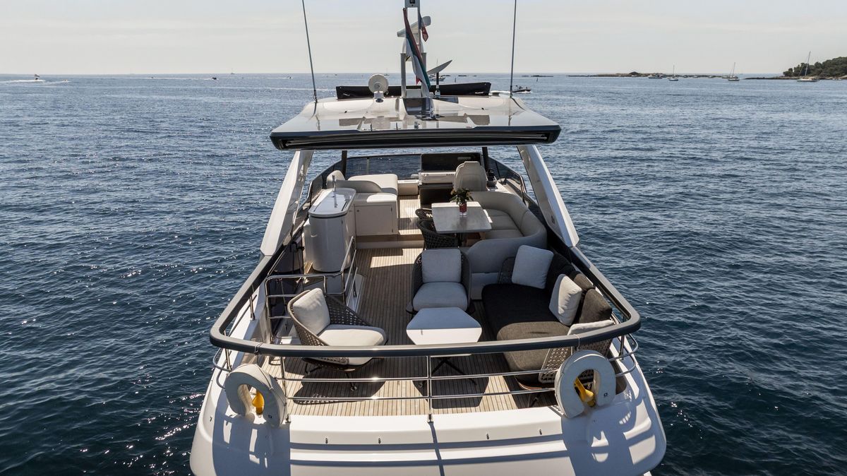 2023 Azimut 68 