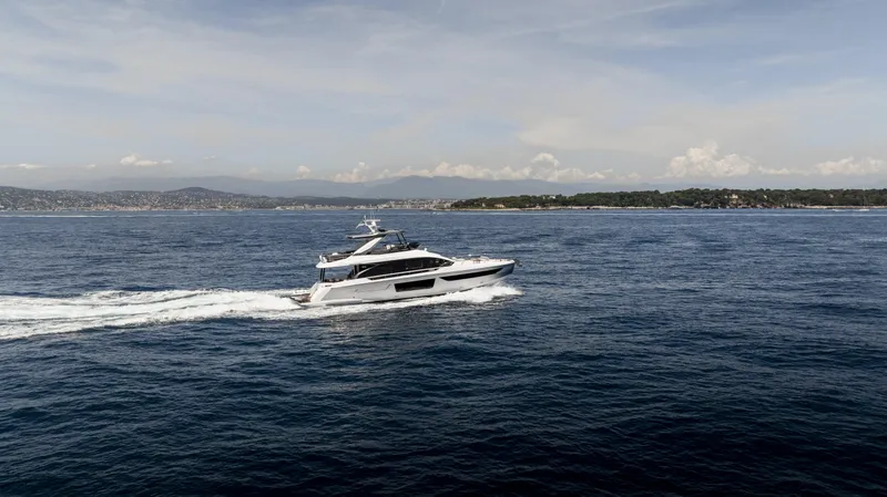  Yacht Photos Pics Azimut 68 Flybridge