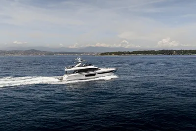 2023 Azimut Fly 68