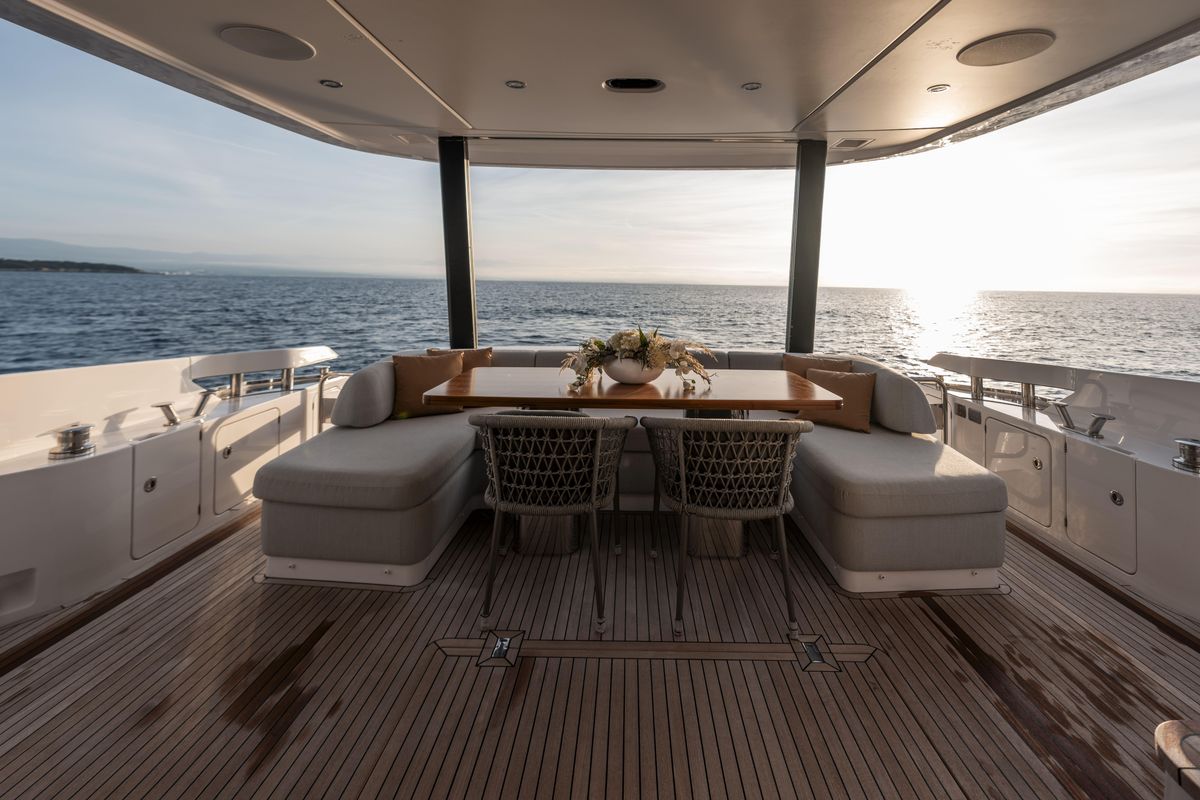 2023 Azimut 68 