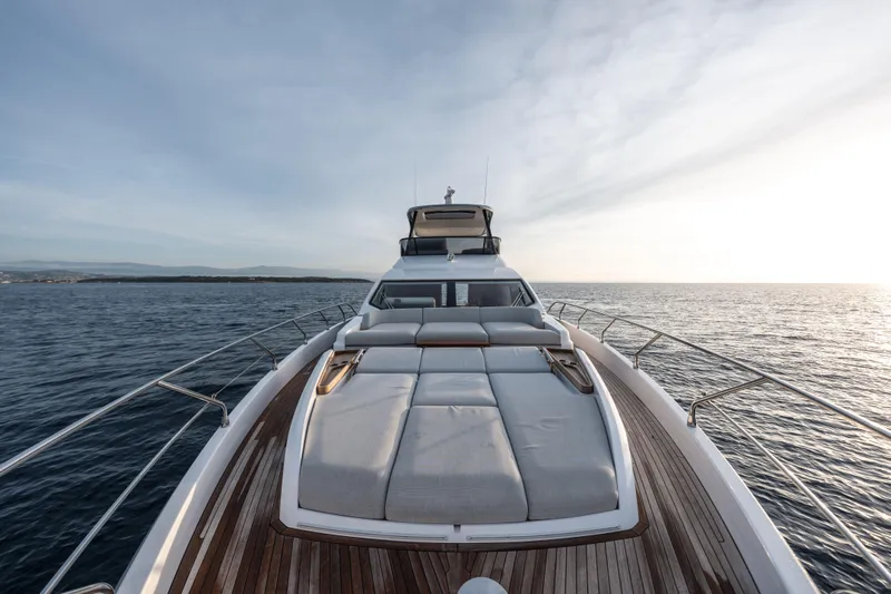  Yacht Photos Pics Azimut 68 Flybridge