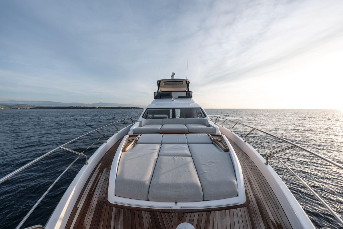 2023 Azimut 68 