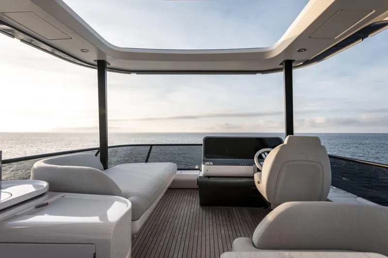  Yacht Photos Pics Azimut 68 Flybridge