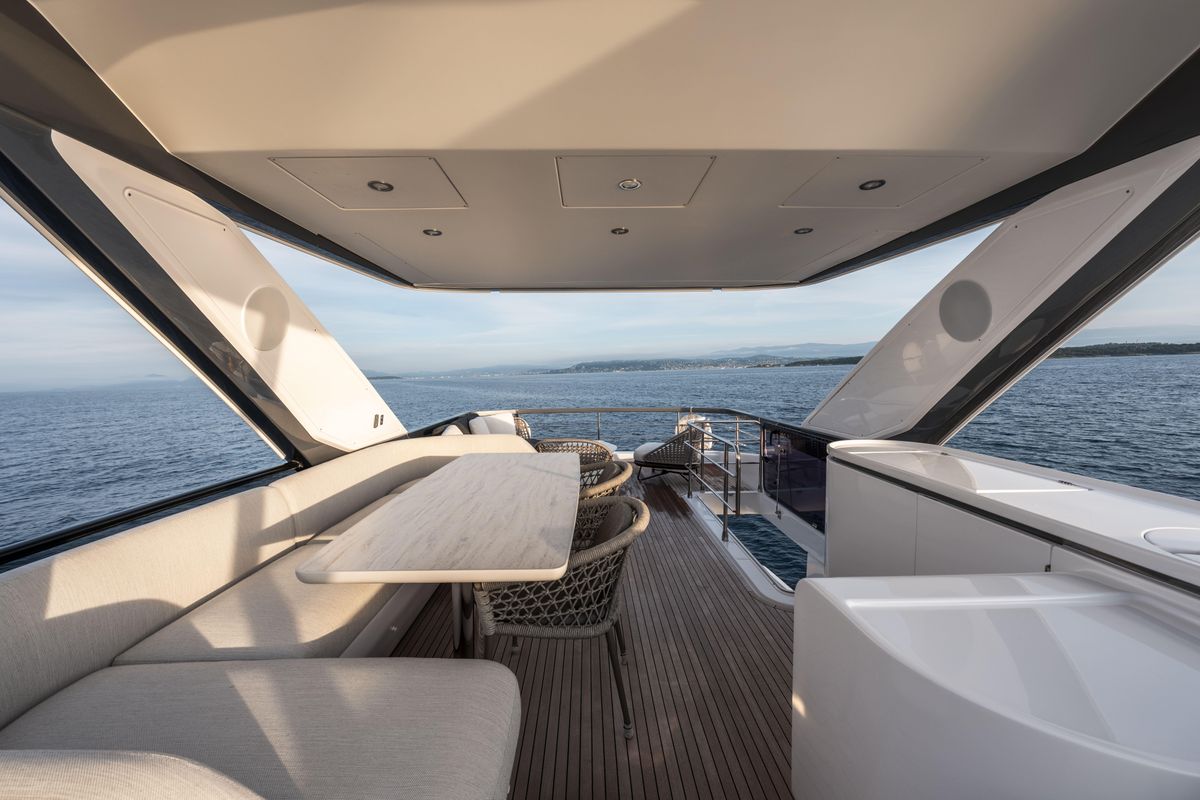 2023 Azimut 68 
