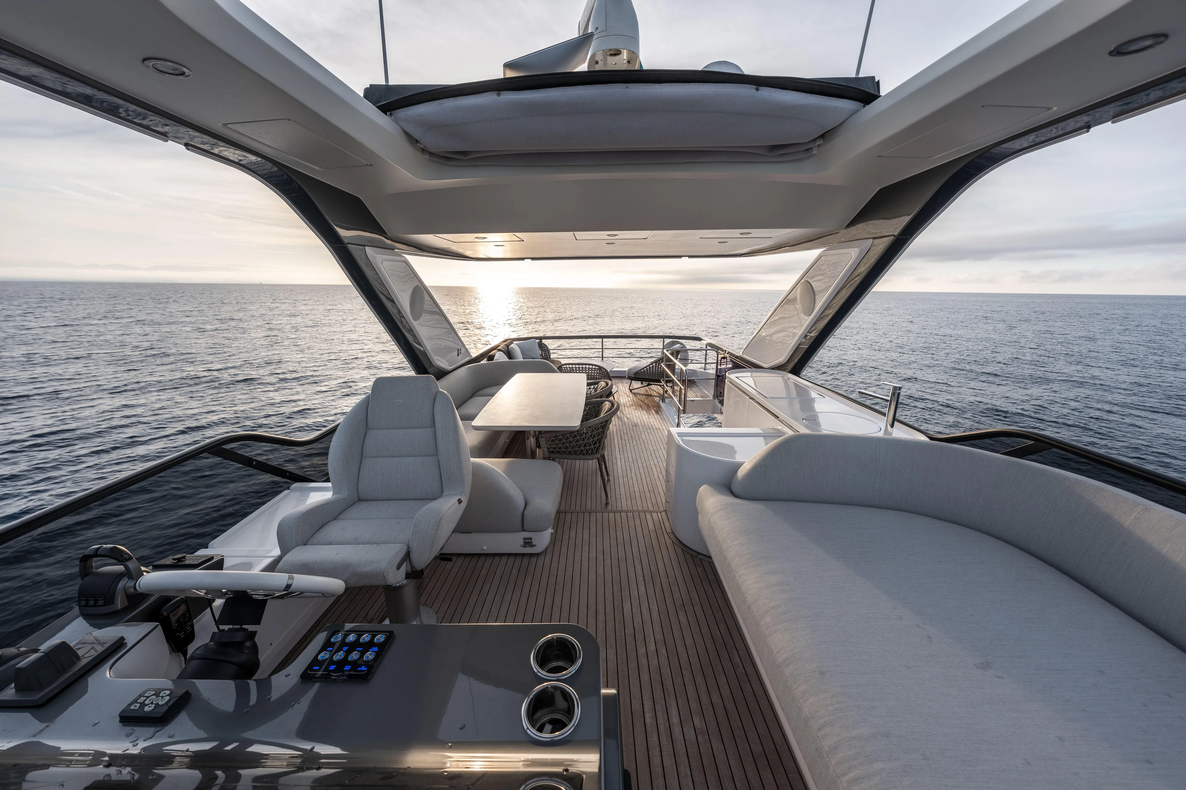  Yacht Photos Pics Azimut 68 Flybridge