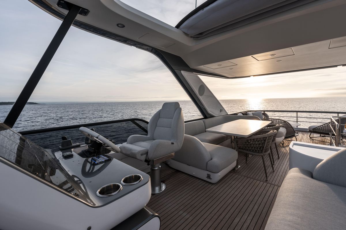 2023 Azimut 68 