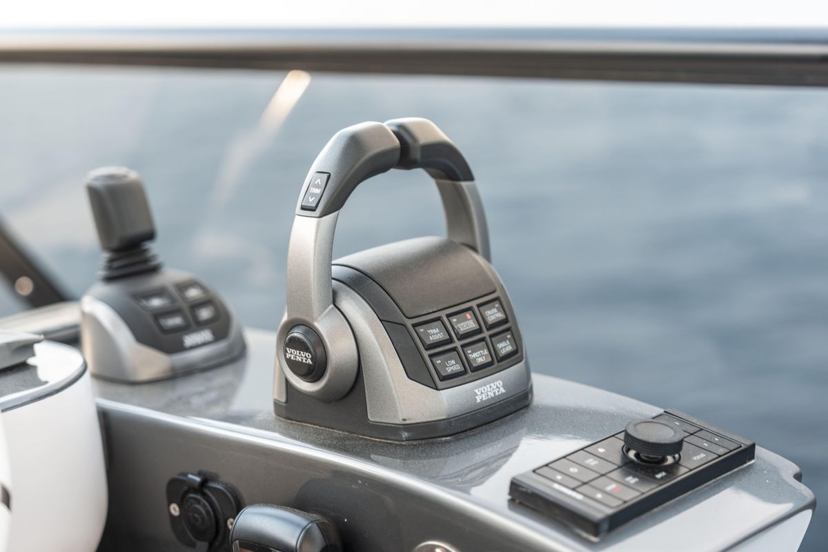2023 Azimut 68 