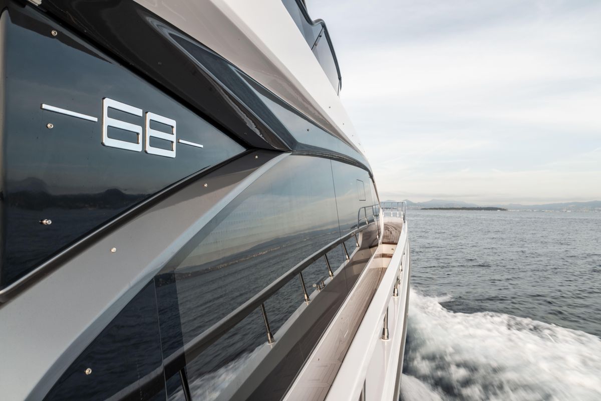 2023 Azimut 68 